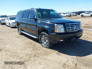 2005 Cadillac Escalade ESV z VIN 3GYFK66N35G235015, wystawiony jako IAAI lot #41691500 z przebiegiem 263 239 mil mil oraz . Historia ofert i sprzedaży dostępna na DreamBid. Obrazek 1.