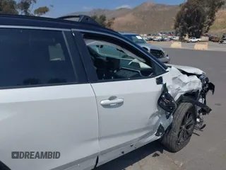 2023 Toyota RAV4 Hybrid XSE с VIN 4T3E6RFV0PU138218, выставлен на аукционе IAAI как лот 42181731 с пробегом 23 999 миль миль и . История ставок и продаж доступна на DreamBid. Изображение 18.