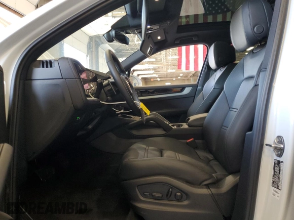 2024 Porsche Cayenne with VIN WP1AA2AY3RDA12553, listed as a Copart auction lot 60829645 with 4,975 mi miles and Salvage title. Bid and sale history available at DreamBid. Image 7.
