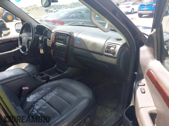 2004 Ford Explorer Limited с VIN 1FMZU75W54UB34093, выставлен на аукционе IAAI как лот 42275250 с пробегом 223 341 миль миль и . История ставок и продаж доступна на DreamBid. Изображение 5.