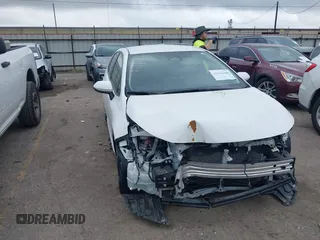 2023 Toyota Corolla LE z VIN JTDB4MEE9P3001116, wystawiony jako IAAI lot #41512246 z przebiegiem 27 882 mil mil oraz . Historia ofert i sprzedaży dostępna na DreamBid. Obrazek 1.