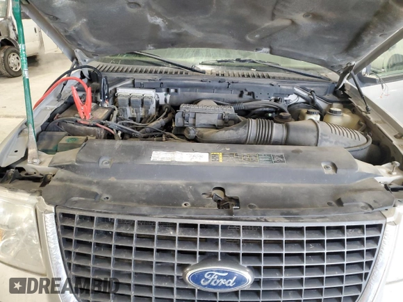 2005 Ford Expedition Special Service with VIN 1FMPU16555LA44783, listed as a Copart auction lot 87174384 with 277,798 mi miles and Salvage Title. Bid and sale history available at carsss.com. Image 12.