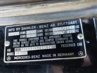 1986 Mercedes-Benz 560 Series 560SL with VIN WDBBA48D2GA055024, listed as a IAAI auction lot 41888928 with 118,569 mi miles. Bid and sale history available at carsss.com. Image 9.