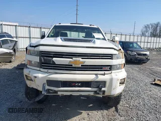 2019 Chevrolet Silverado 2500HD LTZ with VIN 1GC1KTEY7KF262239, listed as a IAAI auction lot 41705007 with 144,157 mi miles. Bid and sale history available at carsss.com. Image 6.