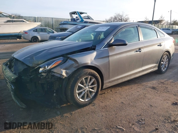2019 Hyundai Sonata SE with VIN 5NPE24AF0KH751891, listed as a IAAI auction lot 41760542 with 97,517 mi miles and . Bid and sale history available at carsss.com. Image 2.