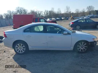 2010 Volvo S80 I6 with VIN YV1960AS0A1127147, listed as a IAAI auction lot 41932324 with 209,194 mi miles. Bid and sale history available at carsss.com. Image 13.