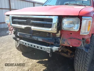 1994 Toyota Pickup SR5 z VIN JT4VN13GXR5137839, wystawiony jako IAAI lot #42374483 z przebiegiem 202 521 mil mil oraz . Historia ofert i sprzedaży dostępna na DreamBid. Obrazek 6.