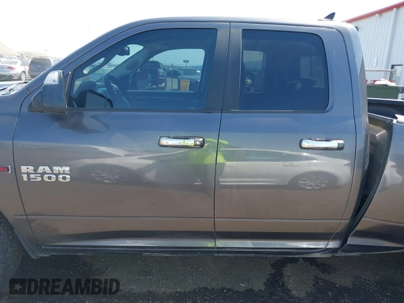 2018 Ram 1500 SLT z VIN 1C6RR7GM3JS230739, wystawiony jako IAAI lot #39968112 z przebiegiem 175 151 mil mil oraz . Historia ofert i sprzedaży dostępna na DreamBid. Obrazek 15.