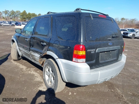 2007 Ford Escape XLT with VIN 1FMYU93167KA03558, listed as a IAAI auction lot 41641444 with 182,382 mi miles. Bid and sale history available at carsss.com. Image 3.