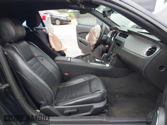 2013 Ford Mustang V6 with VIN 1ZVBP8EM3D5211391, listed as a IAAI auction lot 40585527 with 203,555 mi miles and . Bid and sale history available at DreamBid. Image 5.