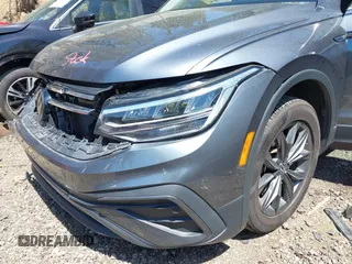 2022 Volkswagen Tiguan SE with VIN 3VV2B7AXXNM019538, listed as a IAAI auction lot 42109211 with 30,576 mi miles and . Bid and sale history available at DreamBid. Image 20.