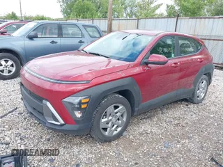 2025 Hyundai Kona SE с VIN KM8HA3AB5SU186210, выставлен на аукционе IAAI как лот 42150185 с пробегом 10 304 миль миль и . История ставок и продаж доступна на DreamBid. Изображение 2.
