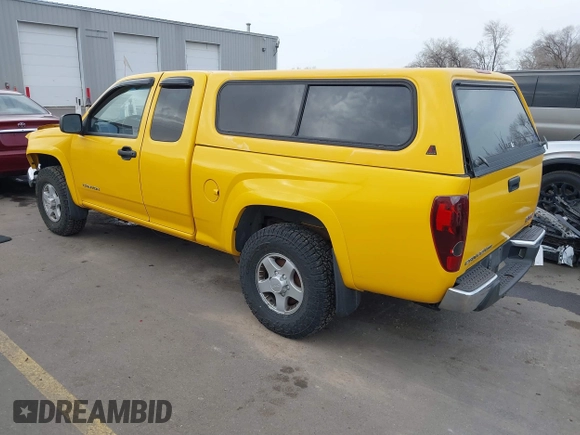 2004 GMC Canyon SLE Z71 with VIN 1GTDT196848157921, listed as a IAAI auction lot 41502099 with 172,809 mi miles. Bid and sale history available at carsss.com. Image 3.