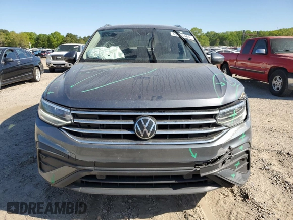 2024 Volkswagen Tiguan SE with VIN 3VV3B7AXXRM069012, listed as a Copart auction lot 53163665 with 34,464 mi miles and Clean title. Bid and sale history available at DreamBid. Image 5.