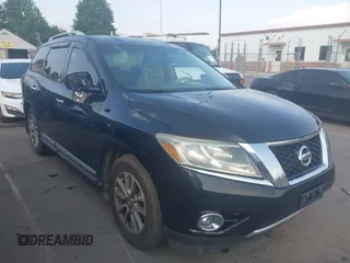 2014 Nissan Pathfinder Platinum z VIN 5N1AR2MM8EC651008, wystawiony jako IAAI lot #42560684 z przebiegiem 194 015 mil mil oraz . Historia ofert i sprzedaży dostępna na DreamBid. Obrazek 1.