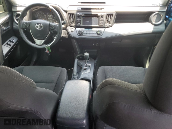 2018 Toyota RAV4 XLE z VIN JTMWFREV6JJ198161, wystawiony jako Copart lot #60288815 z przebiegiem 52 231 mil mil oraz Szkoda całkowita • Salvage title. Historia ofert i sprzedaży dostępna na DreamBid. Obrazek 8.