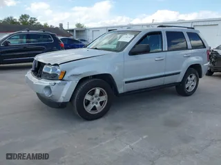 2007 Jeep Grand Cherokee Laredo with VIN 1J8GS48K17C507013, listed as a IAAI auction lot 41702347 with 178,119 mi miles. Bid and sale history available at carsss.com. Image 17.