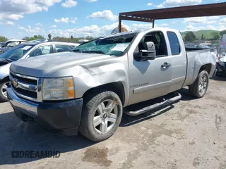2007 Chevrolet Silverado 1500 LT w/2LT with VIN 2GCEC19J771637240, listed as a IAAI auction lot 41921738 with 163,590 mi miles. Bid and sale history available at carsss.com. Image 2.