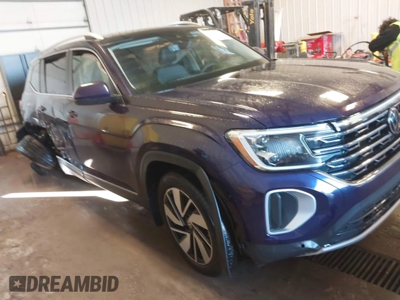 2024 Volkswagen Atlas SEL with VIN 1V2BR2CA0RC543907, listed as a IAAI auction lot 41704653 with 13,549 mi miles and . Bid and sale history available at DreamBid. Image 14.