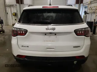 2024 Jeep Compass Latitude z VIN 3C4NJDBN9RT605735, wystawiony jako Copart lot #65954655 z przebiegiem 41 025 mil mil oraz Czysty tytuł • Clean title. Historia ofert i sprzedaży dostępna na DreamBid. Obrazek 6.