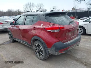 2019 Nissan Kicks SR with VIN 3N1CP5CUXKL492775, listed as a IAAI auction lot 41781059 with 152,745 mi miles. Bid and sale history available at carsss.com. Image 3.