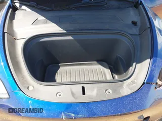 2020 Tesla Model Y Long Range with VIN 5YJYGDEF4LF000494, listed as a IAAI auction lot 41894856 with 118,638 mi miles and . Bid and sale history available at DreamBid. Image 10.