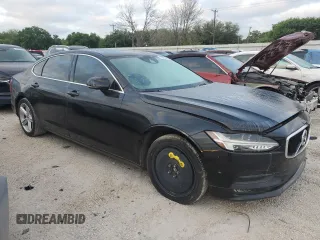 2018 Volvo S90 Momentum with VIN LVY982AK2JP019985, listed as a Copart auction lot 52828415 with 113,029 mi miles and Clean Title. Bid and sale history available at carsss.com. Image 4.