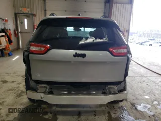 2017 Jeep Cherokee Sport z VIN 1C4PJLASXHW663159, wystawiony jako Copart lot #89033045 z przebiegiem 163 274 mil mil oraz Szkoda całkowita • Salvage title. Historia ofert i sprzedaży dostępna na DreamBid. Obrazek 6.