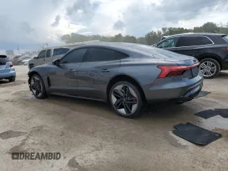 2022 Audi RS e-tron GT z VIN WAUAHBFW4N7902313, wystawiony jako Copart lot #55282983 z przebiegiem 125 mil mil oraz . Historia ofert i sprzedaży dostępna na DreamBid. Obrazek 2.
