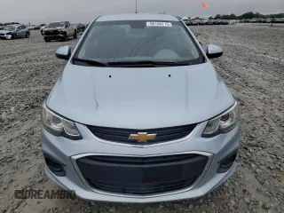 2017 Chevrolet Sonic LT z VIN 1G1JD5SH2H4130240, wystawiony jako Copart lot #56148715 z przebiegiem 140 819 mil mil oraz Czysty tytuł • Clean title. Historia ofert i sprzedaży dostępna na DreamBid. Obrazek 5.