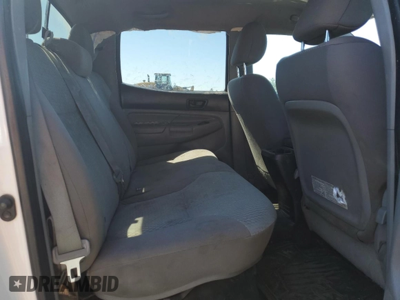 2015 Toyota Tacoma with VIN 3TMLU4EN0FM164688, listed as a Copart auction lot 55614645 with 212,613 mi miles and Salvage Title. Bid and sale history available at DreamBid. Image 10.
