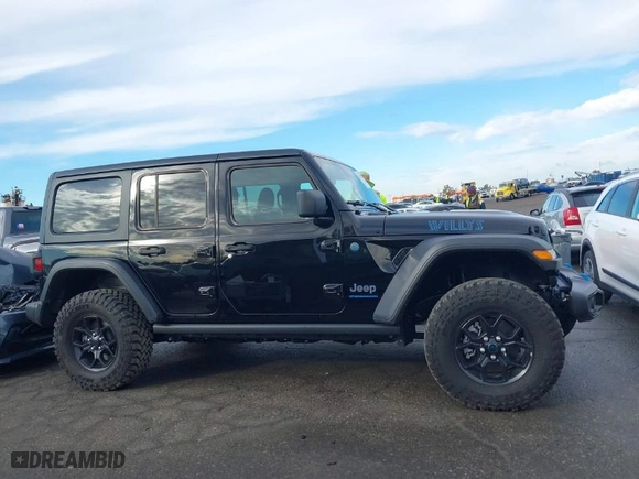 2024 Jeep Wrangler 4xe Willys with VIN 1C4RJXN66RW220442, listed as a IAAI auction lot 41423118 with 632 mi miles. Bid and sale history available at carsss.com. Image 13.