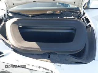 2022 Tesla Model Y Long Range z VIN 7SAYGDEE8NF374636, wystawiony jako IAAI lot #41545669 z przebiegiem 41 965 mil mil oraz . Historia ofert i sprzedaży dostępna na DreamBid. Obrazek 10.