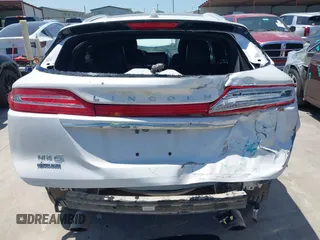 2019 Lincoln MKC Reserve с VIN 5LMCJ3C93KUL35294, выставлен на аукционе IAAI как лот 41978877 с пробегом 41 855 миль миль и . История ставок и продаж доступна на DreamBid. Изображение 17.