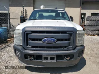 2013 Ford F-250 XL z VIN 1FTBF2B60DEA76430, wystawiony jako Copart lot #59548215 z przebiegiem 305 391 mil mil oraz Czysty tytuł • Clean title. Historia ofert i sprzedaży dostępna na DreamBid. Obrazek 5.