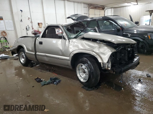 1998 GMC Sonoma with VIN 1GTCS1441WK514799, listed as a Copart auction lot 76275224 with Not Provided miles and Non Repairable. Bid and sale history available at carsss.com. Image 4.
