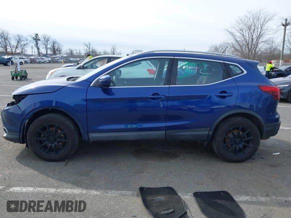 2017 Nissan Rogue SL z VIN JN1BJ1CR4HW106839, wystawiony jako IAAI lot #41620932 z przebiegiem 98 379 mil mil oraz . Historia ofert i sprzedaży dostępna na DreamBid. Obrazek 14.