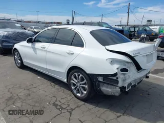 2015 Mercedes-Benz C 300 z VIN 55SWF4JB3FU091838, wystawiony jako IAAI lot #42018413 z przebiegiem 98 338 mil mil oraz . Historia ofert i sprzedaży dostępna na DreamBid. Obrazek 3.
