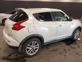 2011 Nissan Juke SV with VIN JN8AF5MR6BT010692, listed as a IAAI auction lot 41297664 with 128,161 mi miles. Bid and sale history available at carsss.com. Image 4.