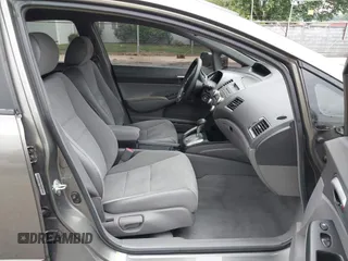 2008 Honda Civic LX z VIN 1HGFA16548L091849, wystawiony jako IAAI lot #42378104 z przebiegiem 74 981 mil mil oraz . Historia ofert i sprzedaży dostępna na DreamBid. Obrazek 5.