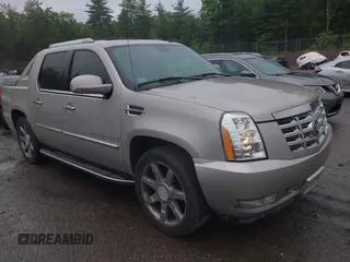 2007 Cadillac Escalade EXT z VIN 3GYFK62877G269333, wystawiony jako IAAI lot #42526452 z przebiegiem 236 320 mil mil oraz . Historia ofert i sprzedaży dostępna na DreamBid. Obrazek 1.