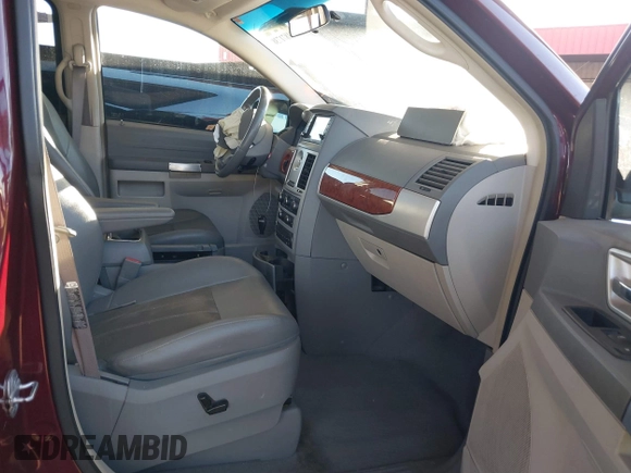 2008 Chrysler Town & Country Touring with VIN 2A8HR54P48R786571, listed as a IAAI auction lot 41871738 with 142,235 mi miles. Bid and sale history available at carsss.com. Image 5.