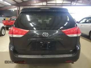 2014 Toyota Sienna LE AAS z VIN 5TDKK3DC9ES524468, wystawiony jako Copart lot #58170535 z przebiegiem 228 172 mil mil oraz Czysty tytuł • Clean title. Historia ofert i sprzedaży dostępna na DreamBid. Obrazek 6.