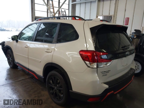2022 Subaru Forester Sport with VIN JF2SKAJC6NH440364, listed as a IAAI auction lot 41034901 with 30,236 mi miles. Bid and sale history available at carsss.com. Image 3.