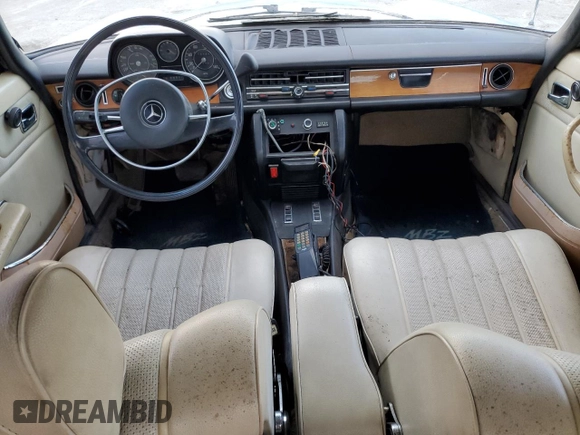 1973 Mercedes-Benz 280 z VIN 11407312001252, wystawiony jako Copart lot #80786784 z przebiegiem 75 146 mil mil oraz Czysty tytuł • Clean title. Historia ofert i sprzedaży dostępna na DreamBid. Obrazek 8.