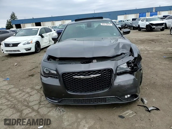 2018 Chrysler 300 S z VIN 2C3CCAGG9JH223216, wystawiony jako Copart lot #45919034 z przebiegiem 70 801 mil mil oraz Szkoda całkowita • Salvage title. Historia ofert i sprzedaży dostępna na DreamBid. Obrazek 12.