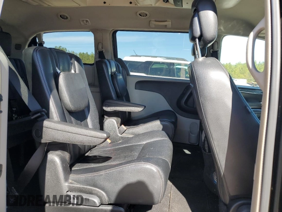2013 Chrysler Town & Country Touring with VIN 2C4RC1BG5DR637900, listed as a Copart auction lot 88585365 with 271,424 mi miles and Clean Title. Bid and sale history available at carsss.com. Image 11.