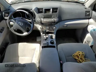 2010 Toyota Highlander with VIN 5TDBK3EH9AS002654, listed as a Copart auction lot 57079375 with 245,701 mi miles and Clean title. Bid and sale history available at DreamBid. Image 8.