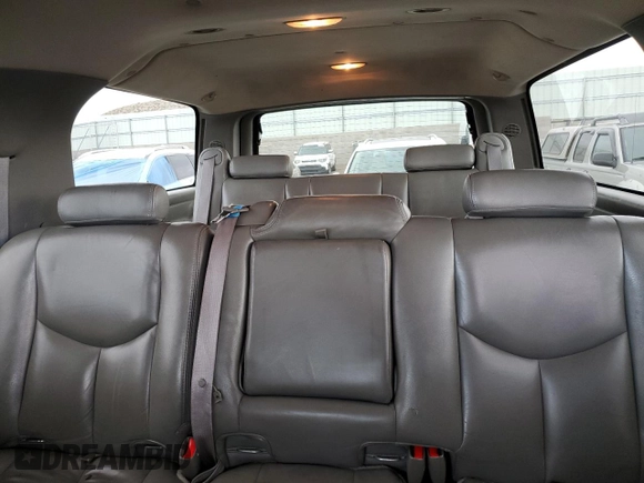 2005 Chevrolet Suburban LS with VIN 3GNFK16Z25G162903, listed as a Copart auction lot 82520714 with 304,013 mi miles and Clean Title. Bid and sale history available at carsss.com. Image 10.