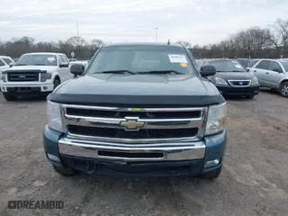 2010 Chevrolet Silverado 1500 LT with VIN 3GCRKSE38AG195486, listed as a IAAI auction lot 41589217 with 188,736 mi miles. Bid and sale history available at carsss.com. Image 12.